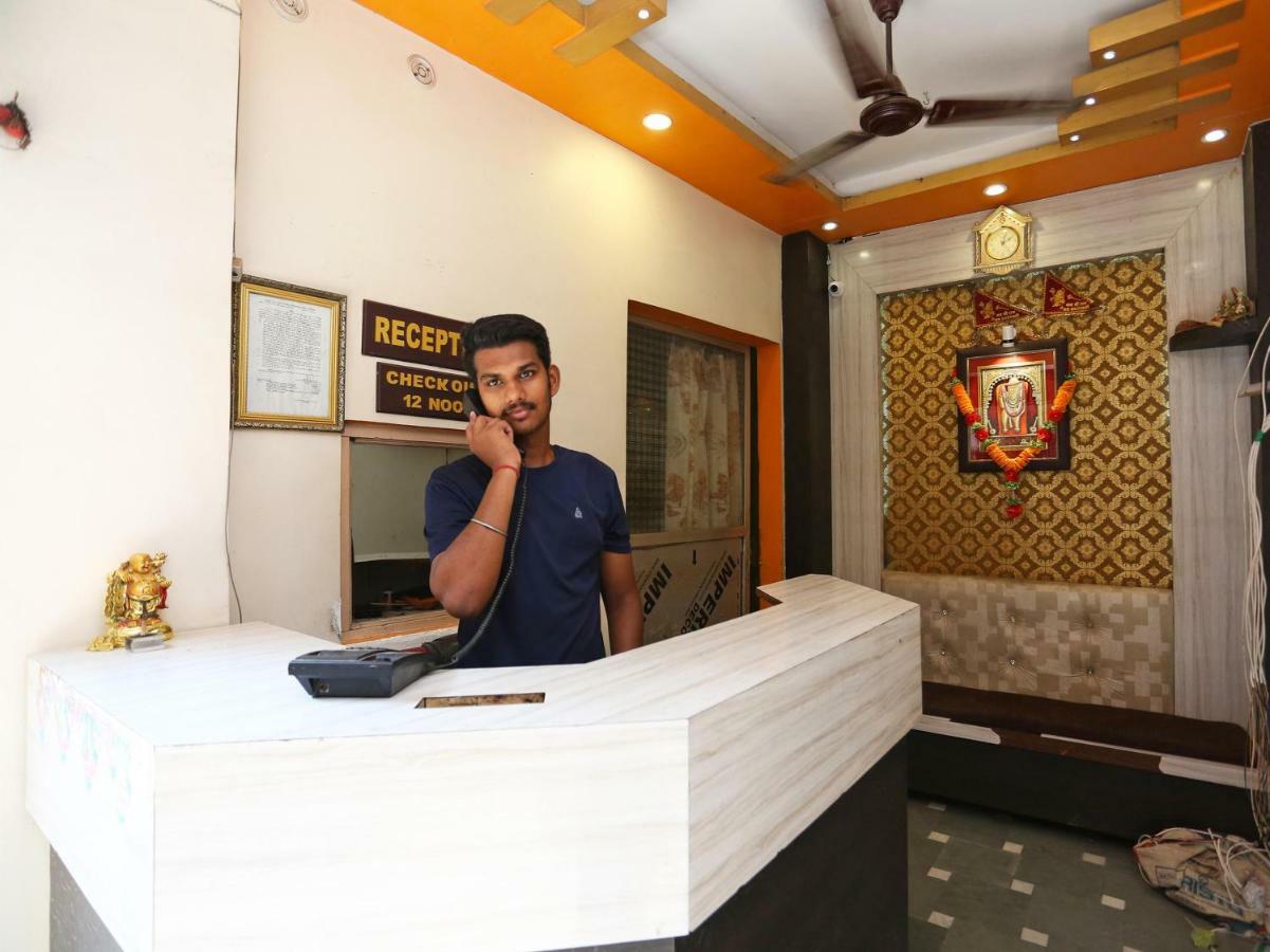 Spot On 45585 Hotel Aakash Ganga Varanasi Exterior foto