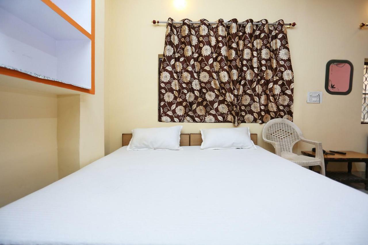 Spot On 45585 Hotel Aakash Ganga Varanasi Exterior foto