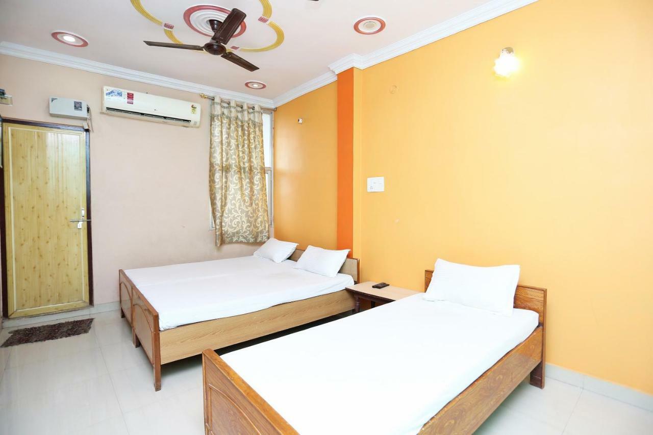 Spot On 45585 Hotel Aakash Ganga Varanasi Exterior foto