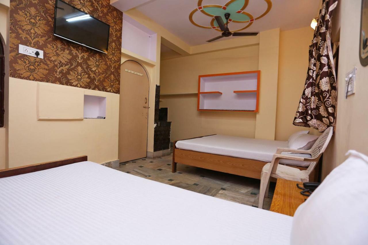 Spot On 45585 Hotel Aakash Ganga Varanasi Exterior foto