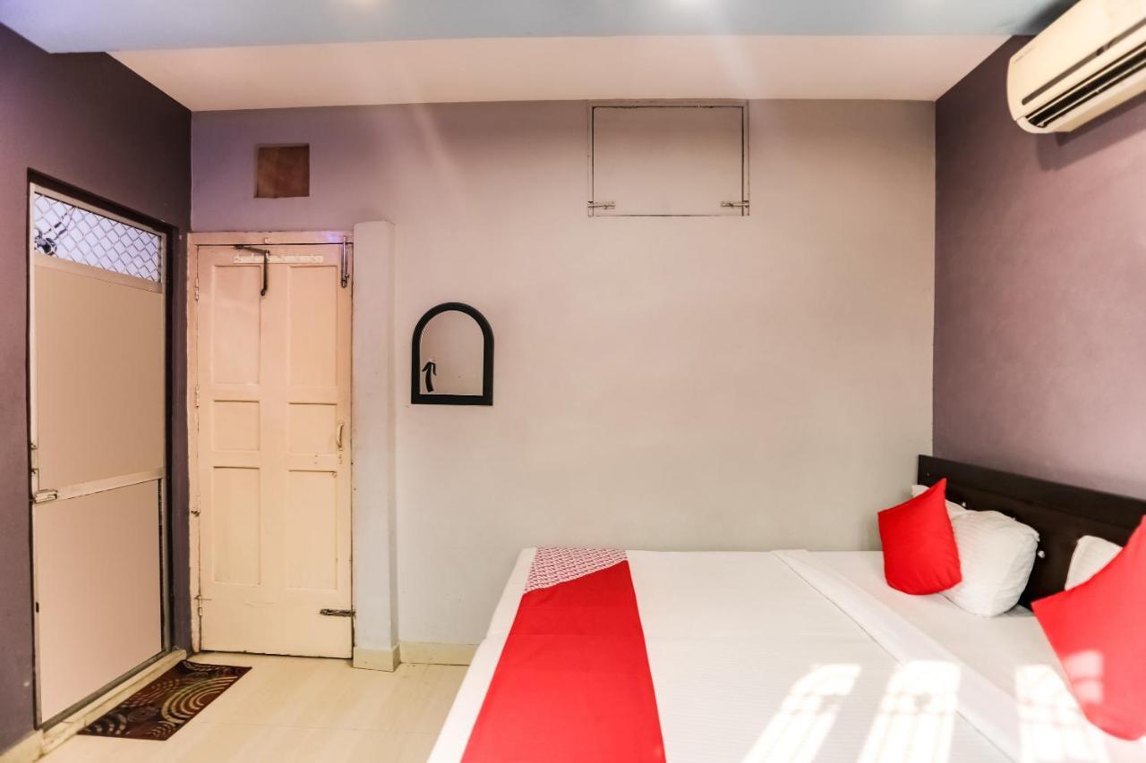 Spot On 45585 Hotel Aakash Ganga Varanasi Exterior foto